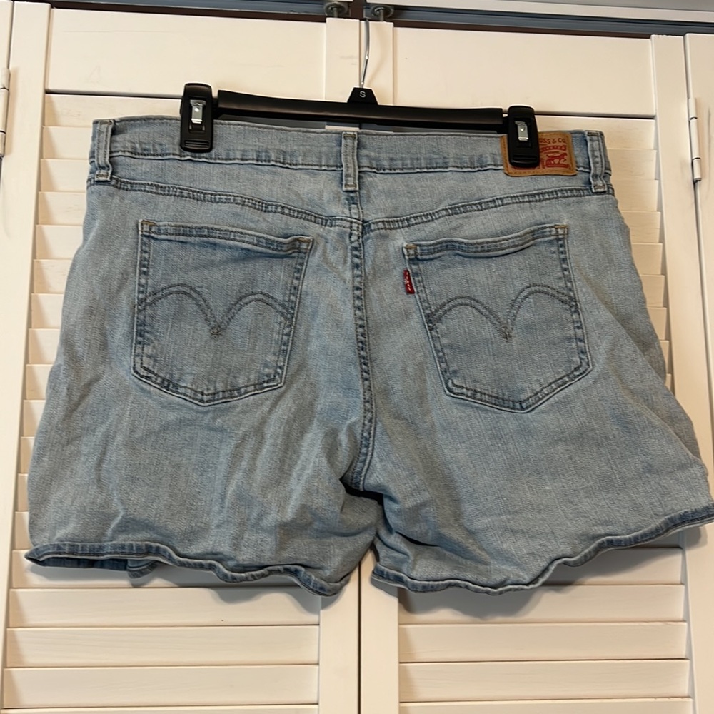 Levi’s denim shorts - Picture 4 of 7